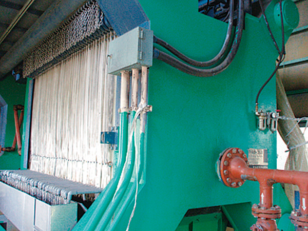 西南水道企業団 新庄浄水場 脱水機設備